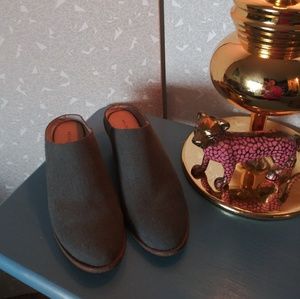 Anthropologie Kelsi Dagger denim clogs